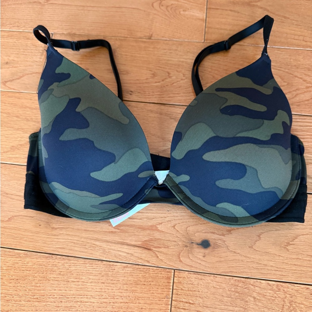 PINK Victoria's Secret Camouflage Bra